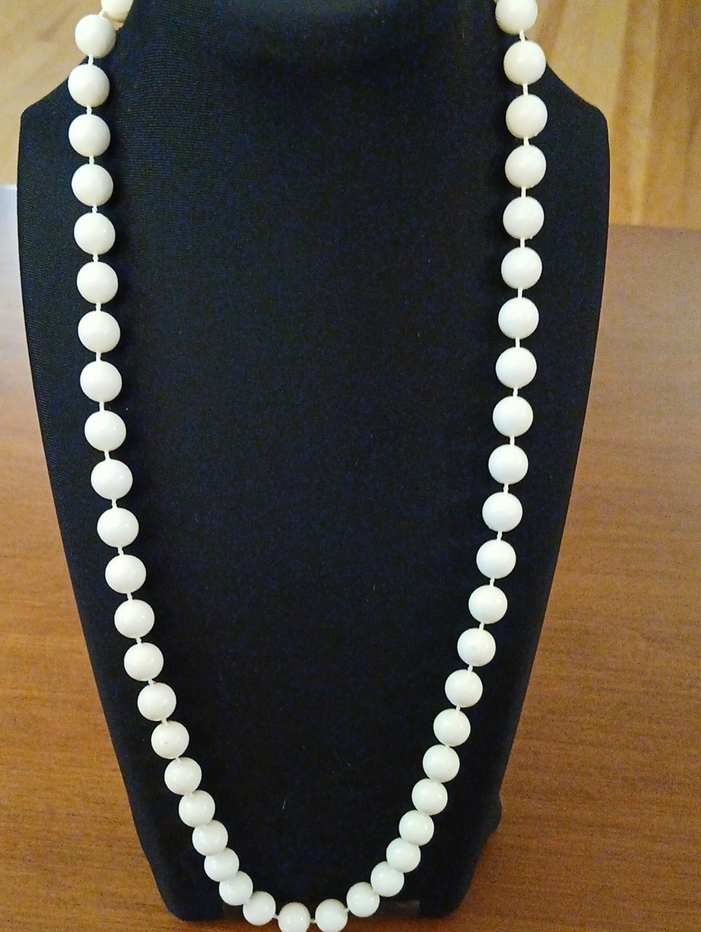 Classic White Bead Plastic Necklace - Timeless Women's Jewelry 20"